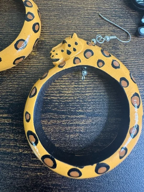 Cat & Leopard Funky Earring Bundle - Picture 4 of 11